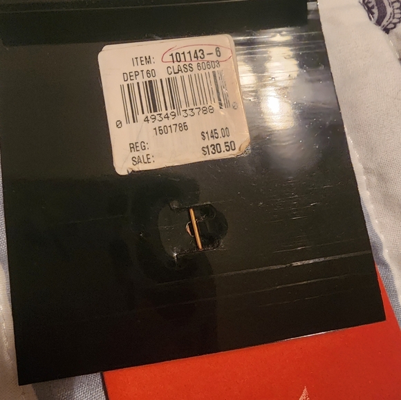 Swarovski Dolphin Pin Brooch - Picture 2 of 2